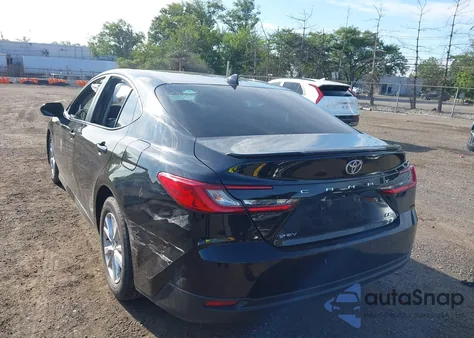 2025 Toyota Camry Le z USA, uszkodzony, nr VIN 4T1DAACKXSU503690